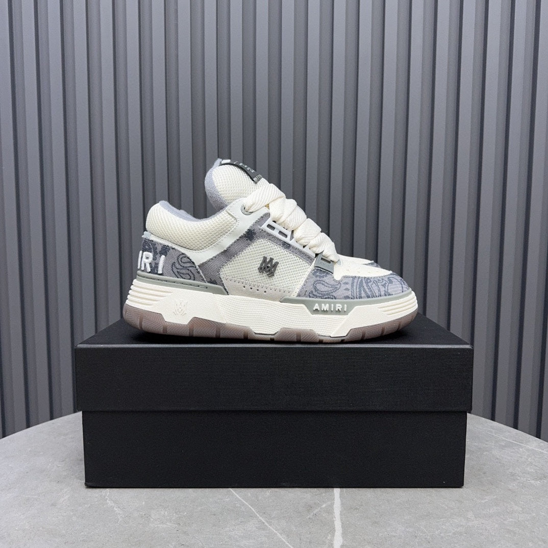 AMIRI HNH0203 Black and White Low-Top Sneakers