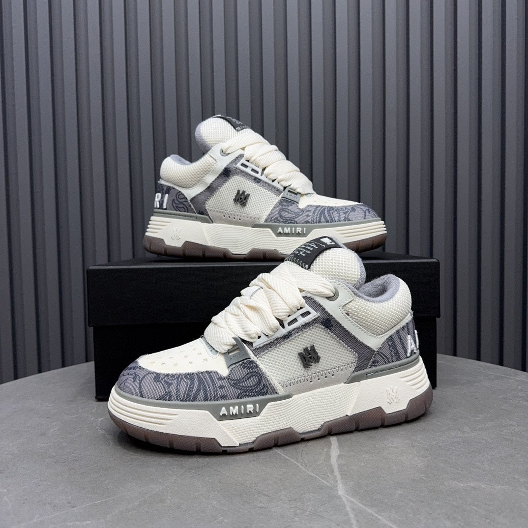 AMIRI HNH0203 Black and White Low-Top Sneakers